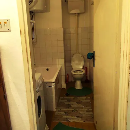 Aparment A アパート