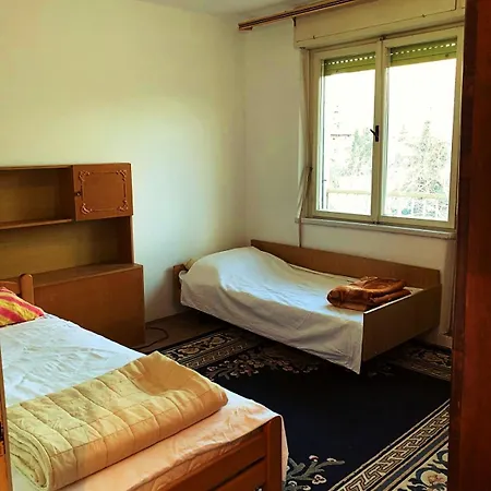 Aparment A アパート モスタル